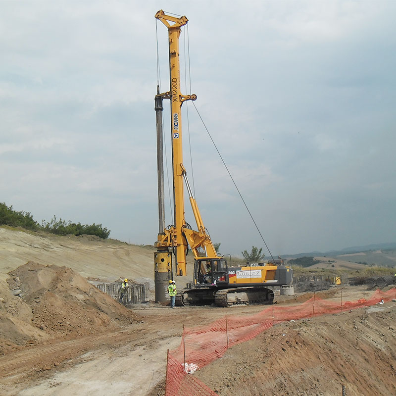 XCMG XR220D rotary drilling rig